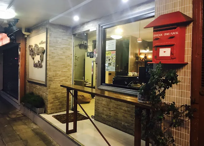 瑞思提尼旅舍 旅馆 *